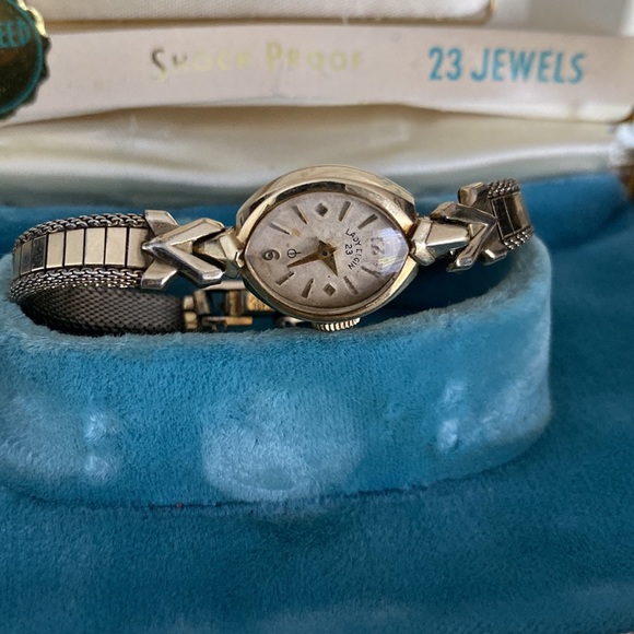 Rare Beautiful Lady Elgin 10k GF 23 Jewels Shock Proof Manual Wind Ladies Watch. - Picture 6 of 11